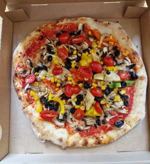 Pizza Capricciosa ohne Schinken und Käse at Osteria da Pippo in Uffenheim