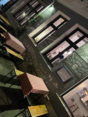 Cute little outside area  at La Petite Véganerie - Brasserie in Berlin