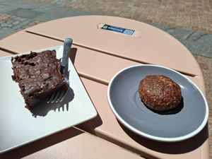 Vegan cakes at Barista's Club in Bilbao
