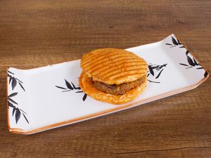 Nev'in Anne Islak Hamburger at Veganarsist - Seferihisar in Izmir