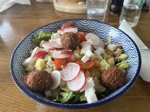 came back to try the salad - sooooo goood!   at Submarine Burger - Centar in Split