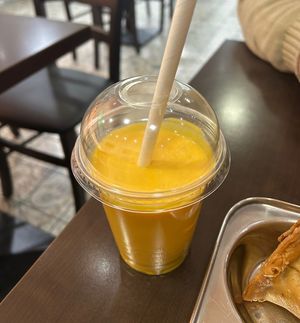 Vegan mango drink #Veganuary at Pure Veg India in Brussels