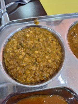 Brown lentils at Pure Veg India in Brussels