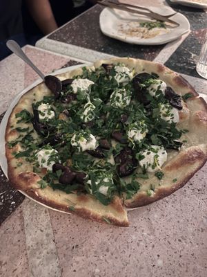 Personal pizza    at El Mundo Restaurante in Mexico City