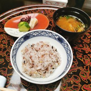 Sixteen grain rice, pickles and vegan miso soup at Shisui - 割烹思水 in Kagoshima