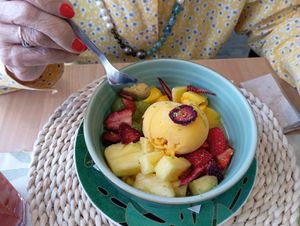Salade fruta c/gelado at Alma Veg  in Carcavelos