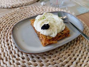 Brownie de cenoura e frutos secos at Alma Veg  in Carcavelos