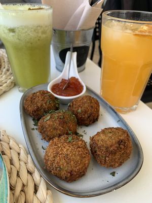   at Alma Veg  in Carcavelos