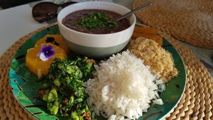 Feijoada deliciosa!!! at Alma Veg  in Carcavelos