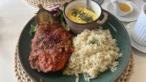   at Alma Veg  in Carcavelos