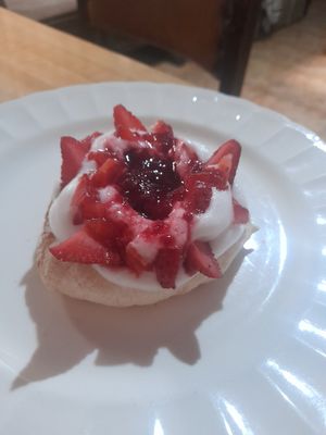 Pavlova 💯 vegana at Los Padmitos - San Marcos in Quito