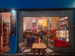 Old fashion place to enjoy the food and antiques to discover at Los Padmitos - San Marcos in Quito