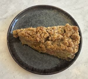 Kuchen, enthält Gluten  at Café Roots in Hamburg