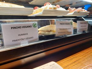 Labels vegan pintxos at Café Dublin in Vitoria Gasteiz