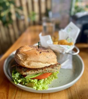 Burger  at The Green Spoon in La Fortuna