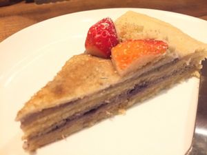 Cake at RiR Organic Plus Greens in Nagoya