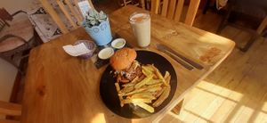 Fake pulled pork con horchata de tarwi y mayonesa vegana de almendras  at ALTRAMUZ - Sagarnaga in La Paz