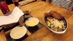 tofu fingers and coleslaw. yummy at ALTRAMUZ - Sagarnaga in La Paz