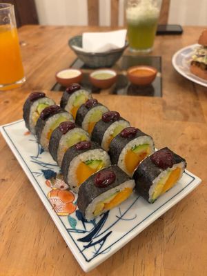 Mango sushi at ALTRAMUZ - Sagarnaga in La Paz