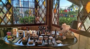 Bazar de produtos cosméticos at Bela Eco Store in Londrina