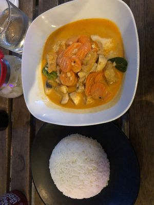 Vegan curry with tofu at Pho St in Budapest