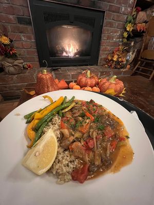 Vegan mushroom etouffee with oyster mushrooms served with coriander brown rice, garlicky green beans, and orange sweet peppers  at June Bug Cafe in Midpines