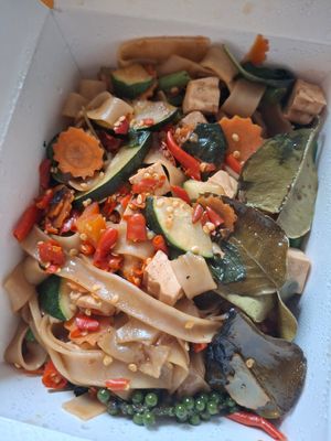 Drunken noodles tofu at Som Kitchen in Vienna