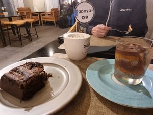  at Papaya Cafe in Santa Maria