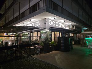  at Papaya Cafe in Santa Maria