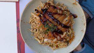 Yakisoba with Heure at UDON - Puerto Venecia in Zaragoza