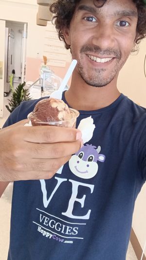 "Super Sunflower"🍦 at Mucho Gusto - Río Piedras in San Juan