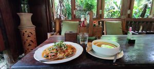 Indian curry and pumpkin soup at Om Garden Cafe in Pai