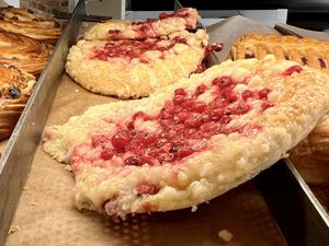 Berry pastry   at Backstube Byporten - Oslo S in Oslo