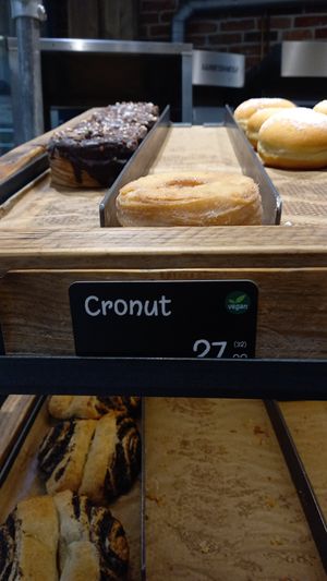 cronut (27,9nok ≈ 2,34€) at Backstube Byporten - Oslo S in Oslo
