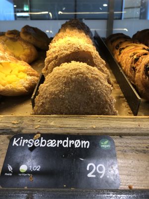 Cherry pie  at OSL - Backstube  in Gardermoen