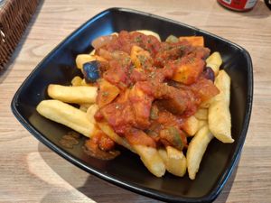 Loaded fries with vegan chilli - June 2025 at Sound Bites in Arisaig