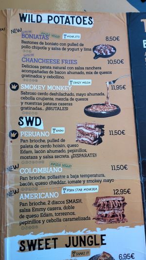 Potatoes and sandwiches at Monkiria La Ribera in San Javier
