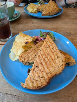  at Lulamae's in Arundel