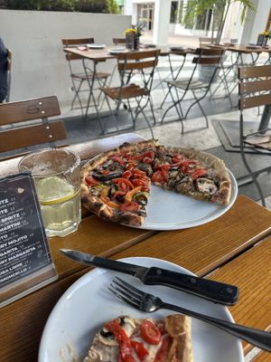 Super cute place. Outdoor seating and helpful staff. I ordered the Vegano pizza and it was excellent.   at Spris Artisan Pizza in Miami Beach