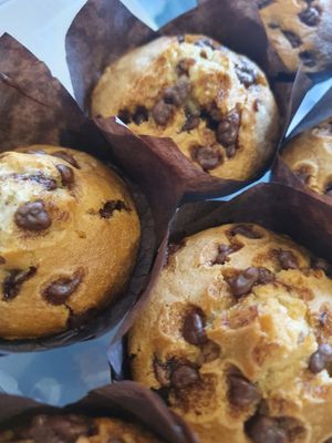 Choc chip muffins
No allergens present at Fakery Cakery in Bristol