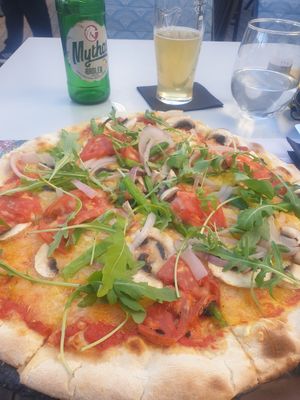 vegan pizza at Senso  in Zakinthos