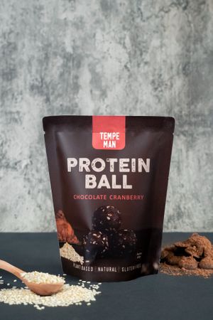 Tempe Protein Ball Chocolate Cranberry (Plant based, Natural, Gluten Free) at Tempeman Official in Gianyar
