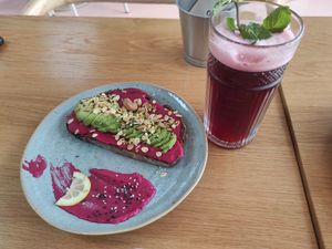 Vegan toast with beetroot humus and avocado at Amélia Foz in Porto