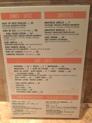 Drinks at Amélia Foz in Porto