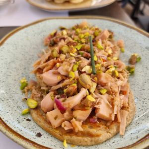 Panqueca Vegan, jaca, agave e pistacio at Ofélia in Tavira