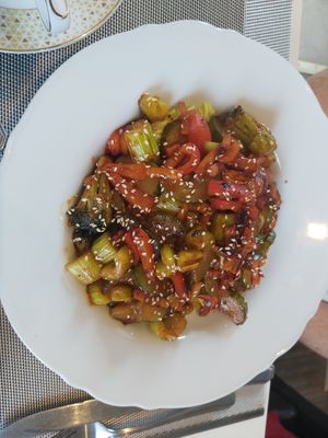 Vegetable stir fry at Boomtown Fusion Eatery in Smiths Falls