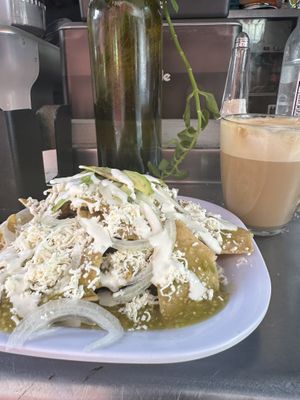 ¡Me encanta!. Sí, es un puesto en la calle, pero la calidad y cantidad es muy buena. También la atención. Vayan, no se van a arrepentir.   at Distopía Coffee Zone in Mexico City