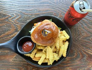 Vegan burger 💚    at Greenroof Jeju 꽃담수제버거 in Jeju