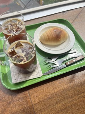 Americanos and salt bread  at Mokro Garden - 목로정원 in Seoul
