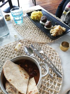 Chilli di fagioli rossi, polpettine con riso e crauti at Pan GhEA in Milan